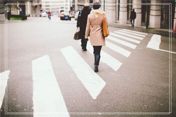 梦见自己怀里老是抱不住小孩子